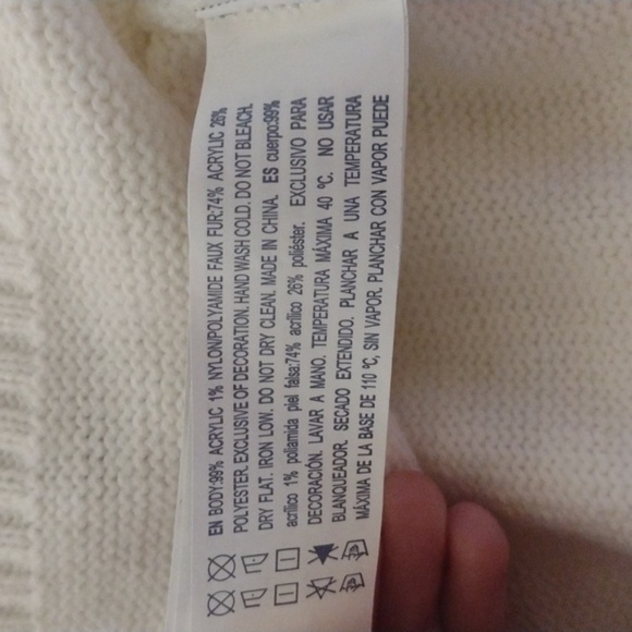 FOREVER 21 Cute Penguin Holiday Sweater size small - Picture 5 of 13